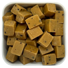 Cookie Dough Fudge fra Lonka – bløde fudgestykker med chokoladestykker i.