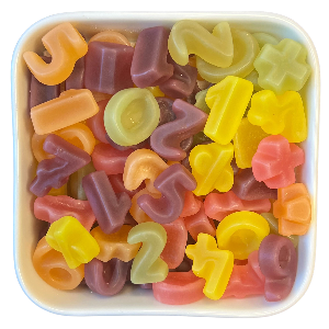 Farverige vingummier formet som tal og matematiske symboler med frugtsmag – Fruity Numbers fra Malaco.