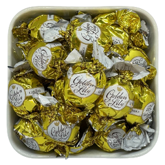 Golden Lily Toffee er gyldent indpakket slik med karamel og chokoladesmag – luksuriøs klassiker i Bland Selv Slik.
